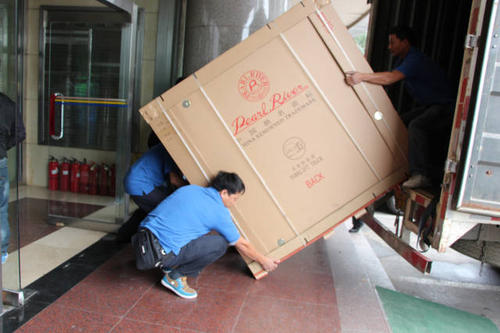 乡城钢琴贵重工艺品无忧运